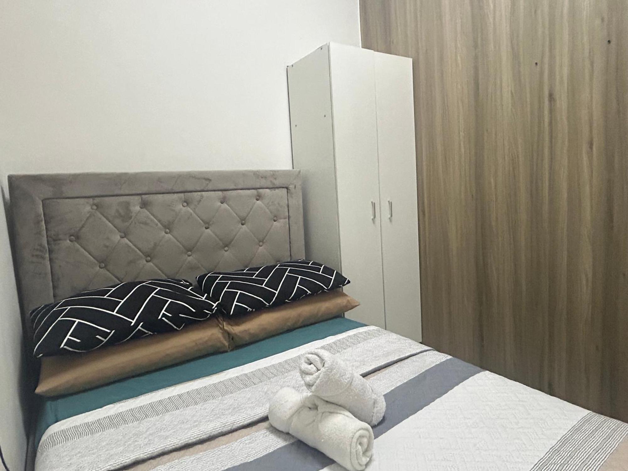2Br Coast Residences Манила Экстерьер фото
