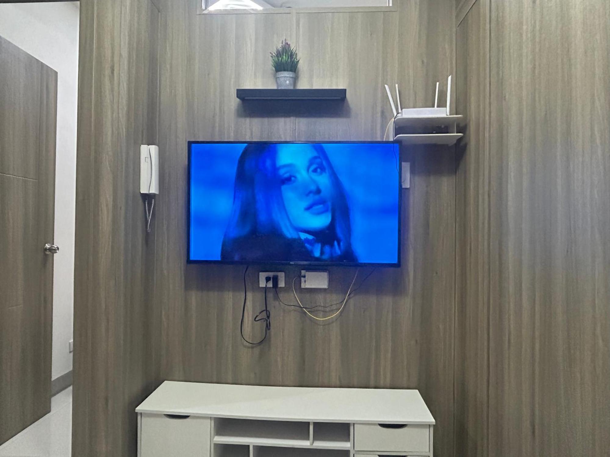 2Br Coast Residences Манила Экстерьер фото